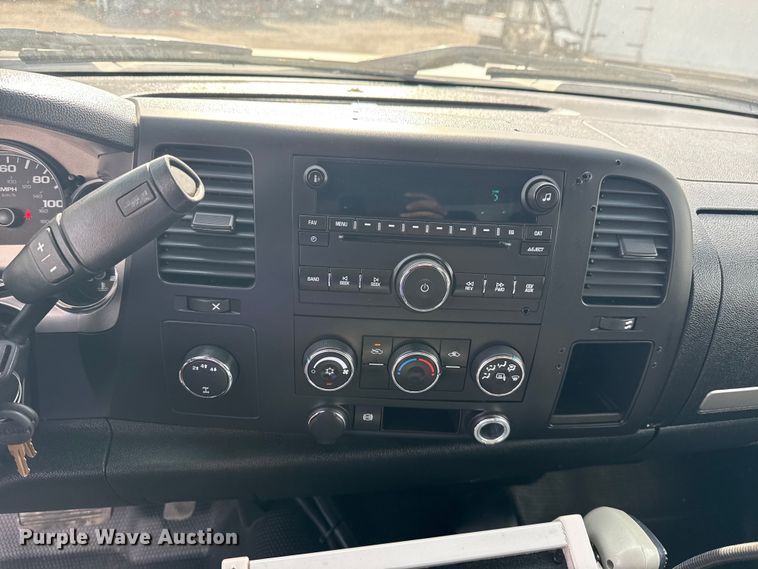 image for item EG2137 2011 Chevrolet Silverado 3500HD ambulance