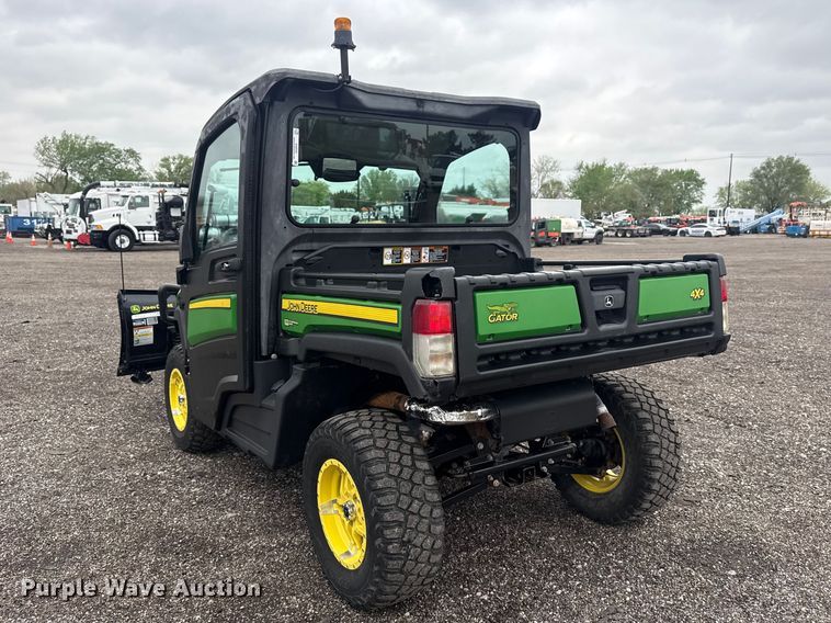 image for item EG8936 2020 John Deere XUV835M utility vehicle