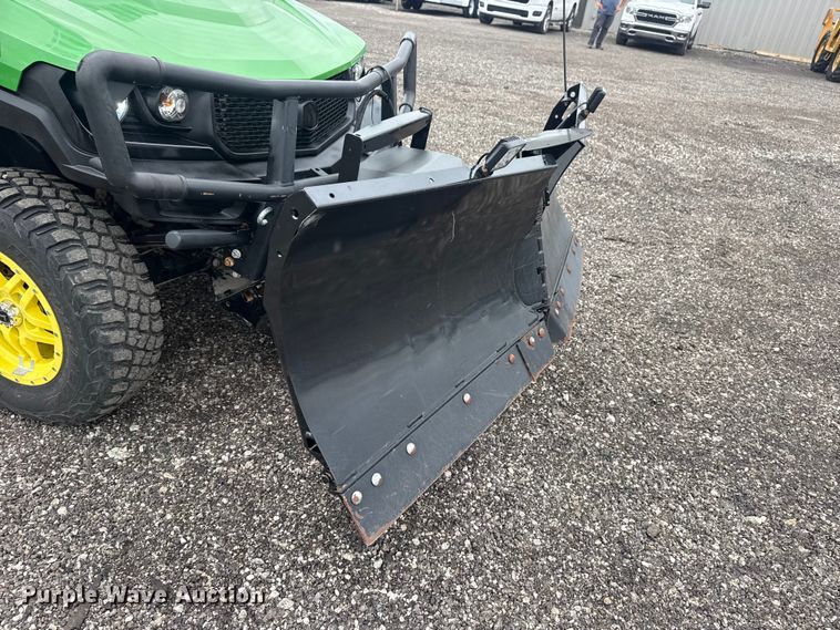 image for item EG8936 2020 John Deere XUV835M utility vehicle