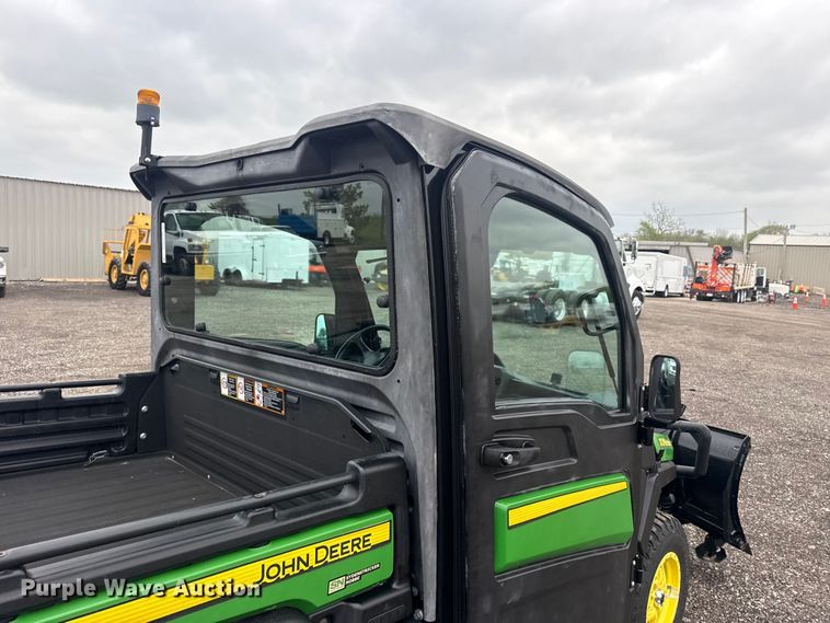 image for item EG8936 2020 John Deere XUV835M utility vehicle