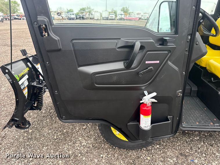 image for item EG8936 2020 John Deere XUV835M utility vehicle