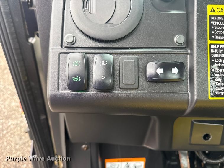 image for item EG8936 2020 John Deere XUV835M utility vehicle