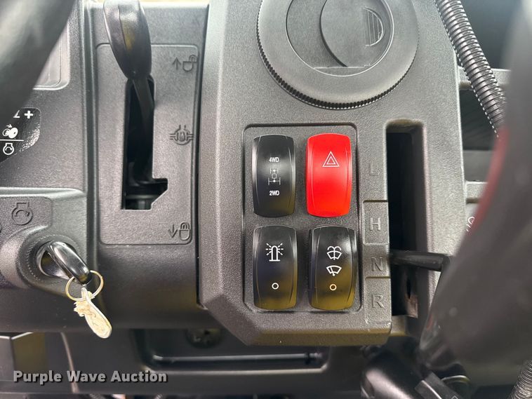 image for item EG8936 2020 John Deere XUV835M utility vehicle