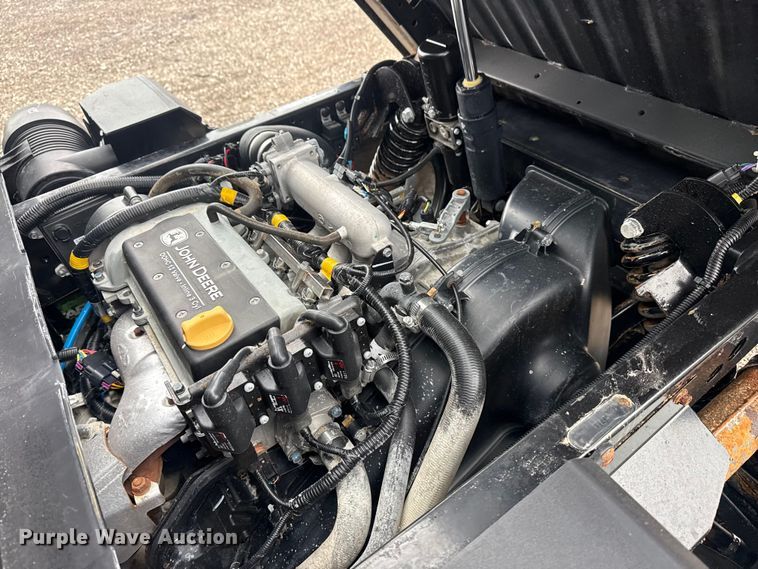 image for item EG8936 2020 John Deere XUV835M utility vehicle