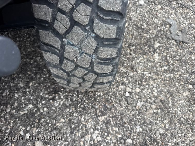image for item EG8936 2020 John Deere XUV835M utility vehicle