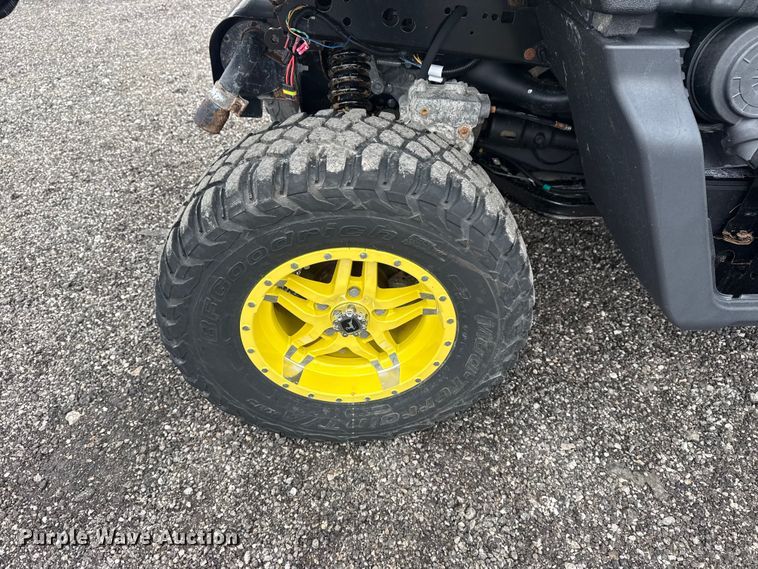 image for item EG8936 2020 John Deere XUV835M utility vehicle