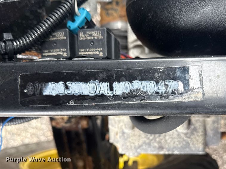 image for item EG8936 2020 John Deere XUV835M utility vehicle