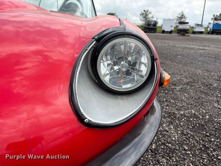 image for item EG8978 1973 Jaguar E Type convertible
