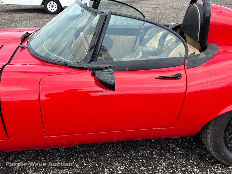 image for item EG8978 1973 Jaguar E Type convertible
