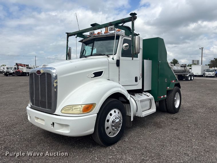 image for item EG9023 2012 Peterbilt 384 toter Truck
