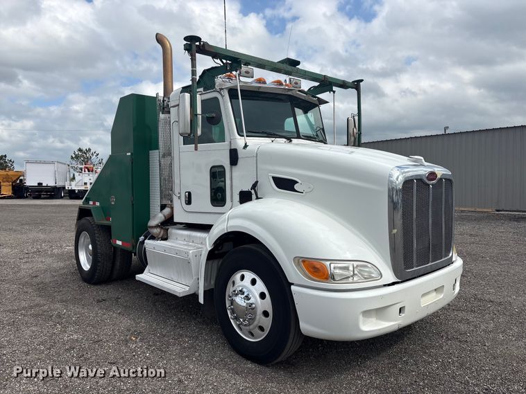 image for item EG9023 2012 Peterbilt 384 toter Truck