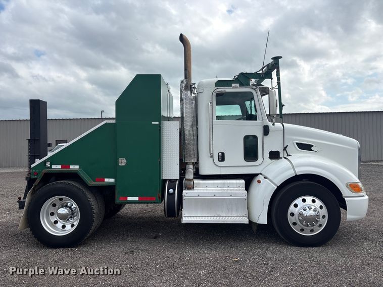 image for item EG9023 2012 Peterbilt 384 toter Truck
