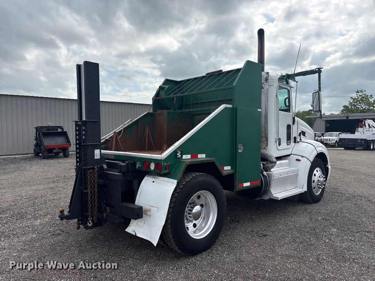 image for item EG9023 2012 Peterbilt 384 toter Truck