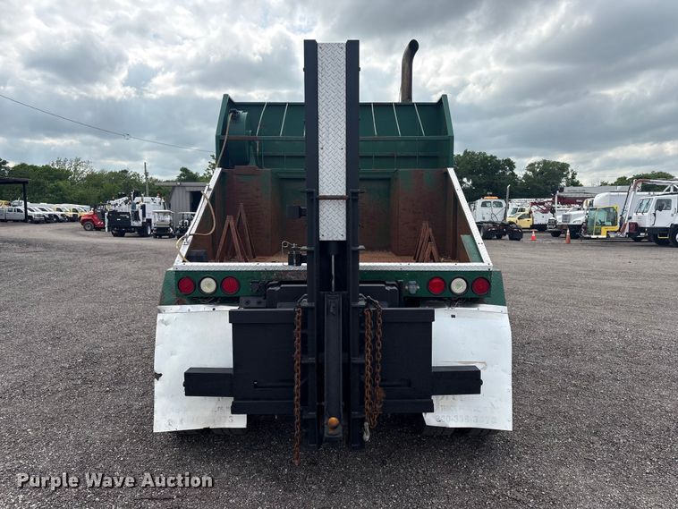 image for item EG9023 2012 Peterbilt 384 toter Truck