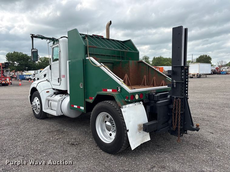 image for item EG9023 2012 Peterbilt 384 toter Truck