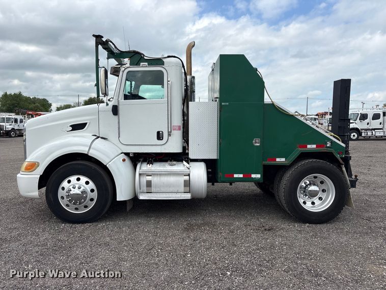 image for item EG9023 2012 Peterbilt 384 toter Truck