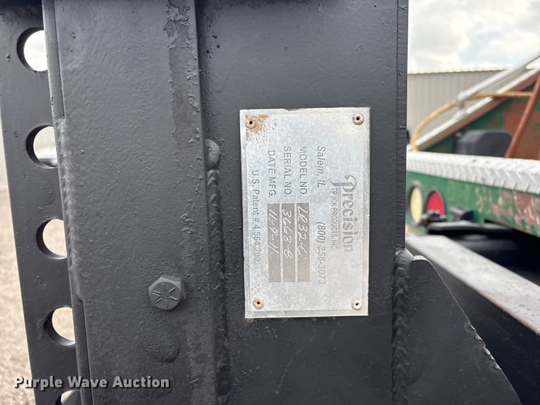 image for item EG9023 2012 Peterbilt 384 toter Truck