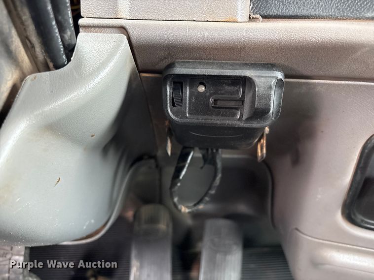 image for item EG9023 2012 Peterbilt 384 toter Truck