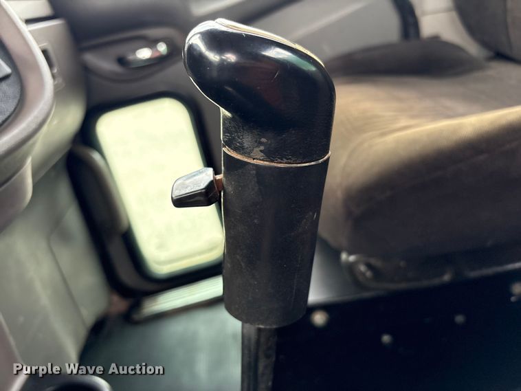 image for item EG9023 2012 Peterbilt 384 toter Truck