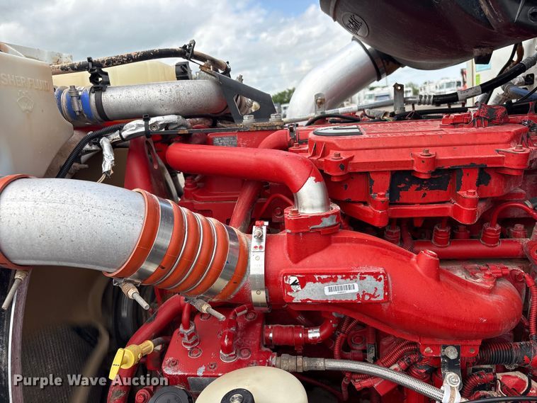 image for item EG9023 2012 Peterbilt 384 toter Truck