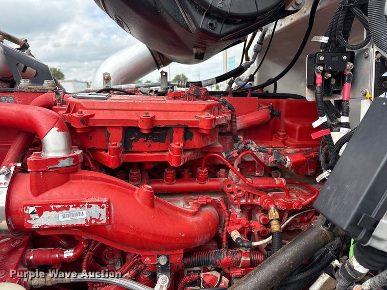 image for item EG9023 2012 Peterbilt 384 toter Truck