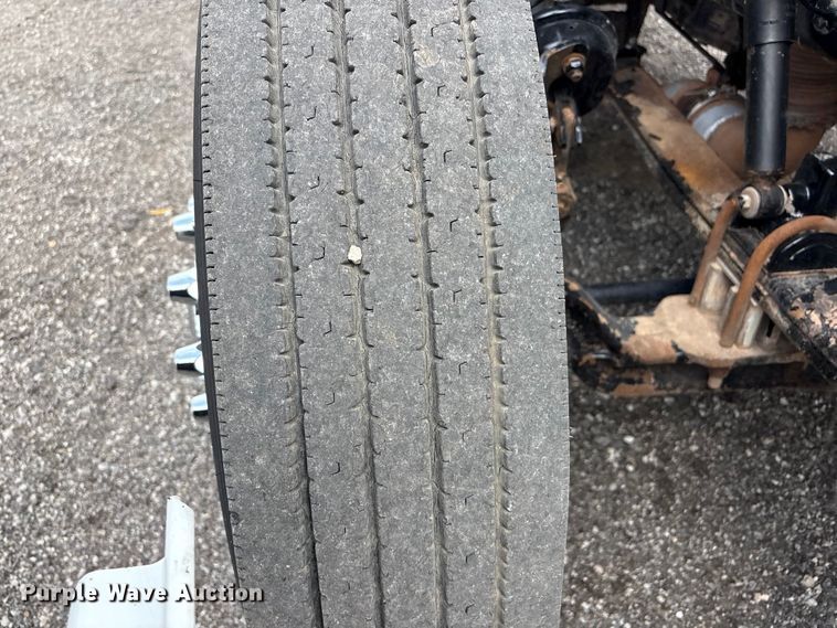 image for item EG9023 2012 Peterbilt 384 toter Truck