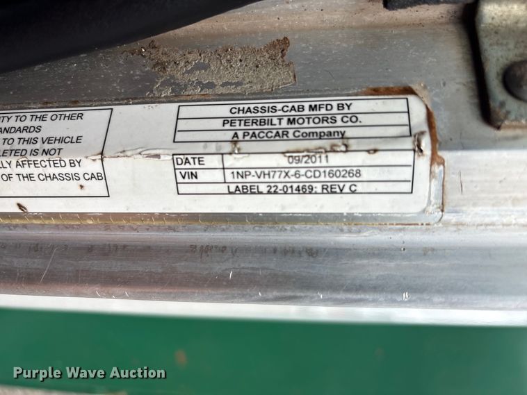 image for item EG9023 2012 Peterbilt 384 toter Truck