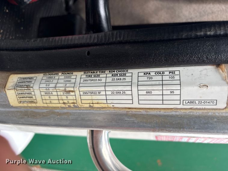 image for item EG9023 2012 Peterbilt 384 toter Truck