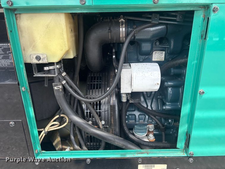 image for item EG9058 2005 Freightliner MT45 food truck