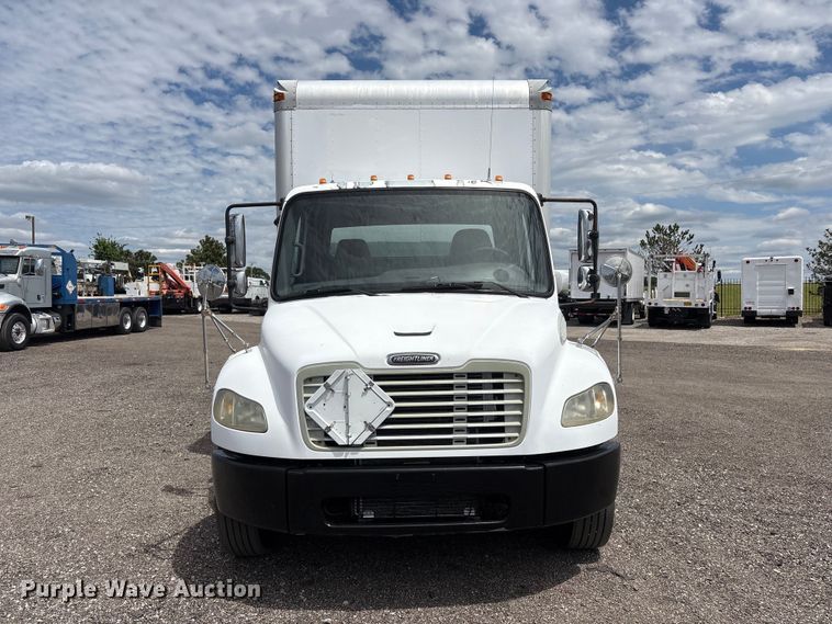 image for item EG9067 2005 Freightliner Business Class M2 box truck