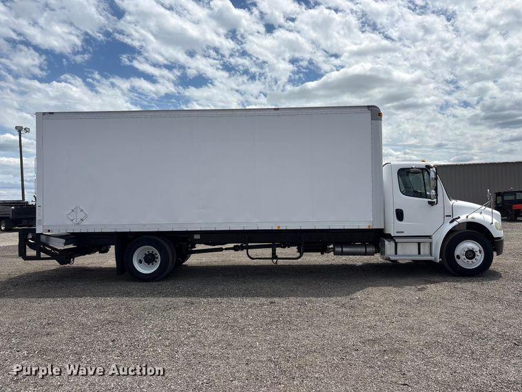 image for item EG9067 2005 Freightliner Business Class M2 box truck
