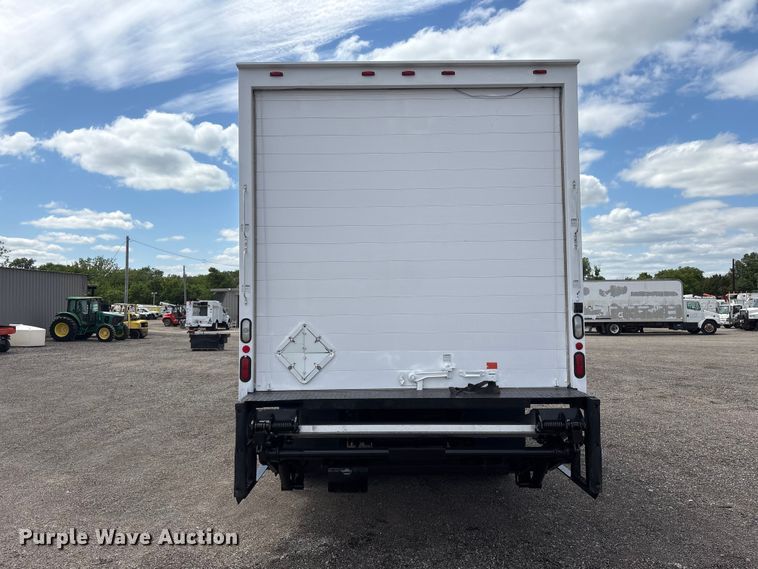 image for item EG9067 2005 Freightliner Business Class M2 box truck