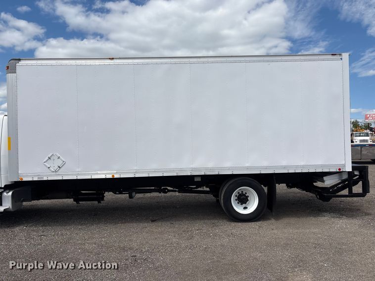 image for item EG9067 2005 Freightliner Business Class M2 box truck