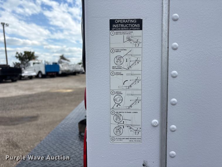 image for item EG9067 2005 Freightliner Business Class M2 box truck