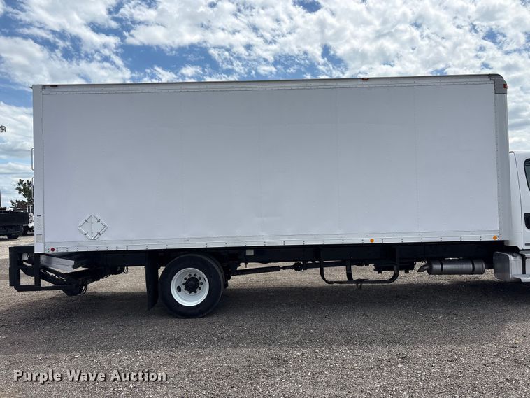 image for item EG9067 2005 Freightliner Business Class M2 box truck