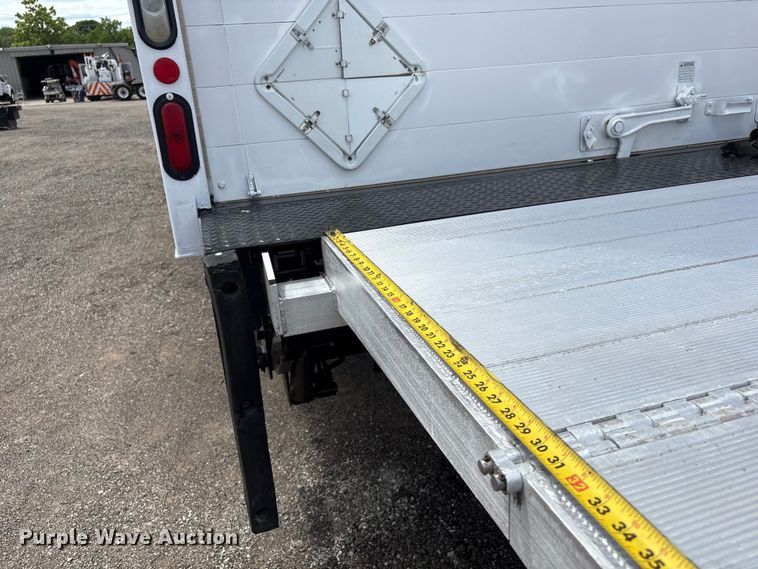 image for item EG9067 2005 Freightliner Business Class M2 box truck