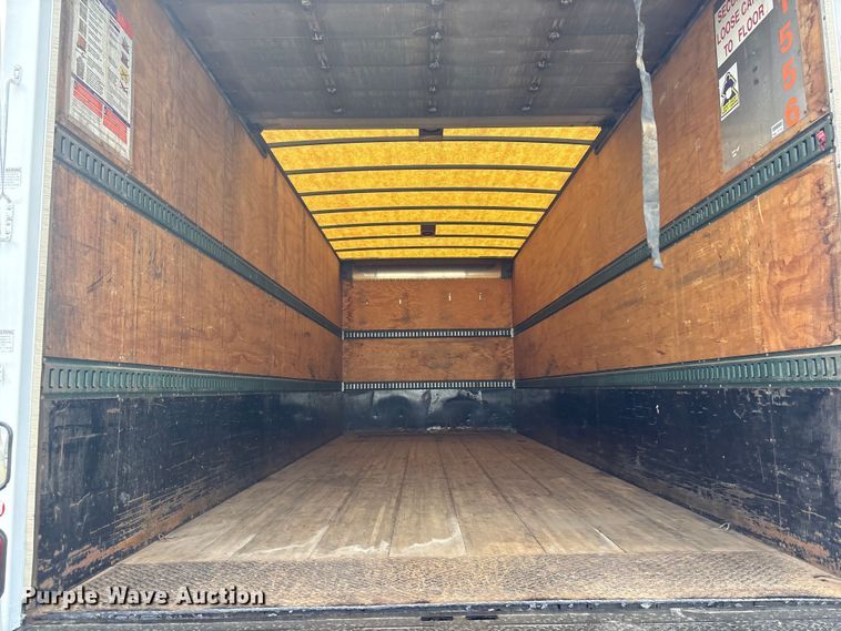 image for item EG9067 2005 Freightliner Business Class M2 box truck