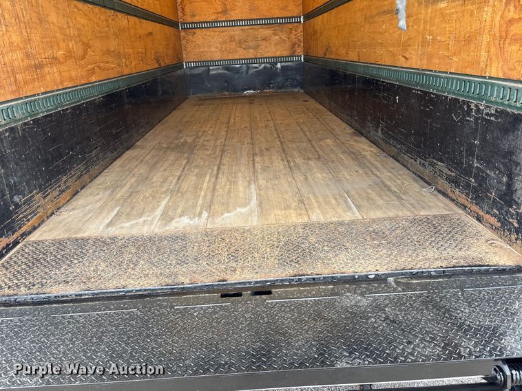 image for item EG9067 2005 Freightliner Business Class M2 box truck