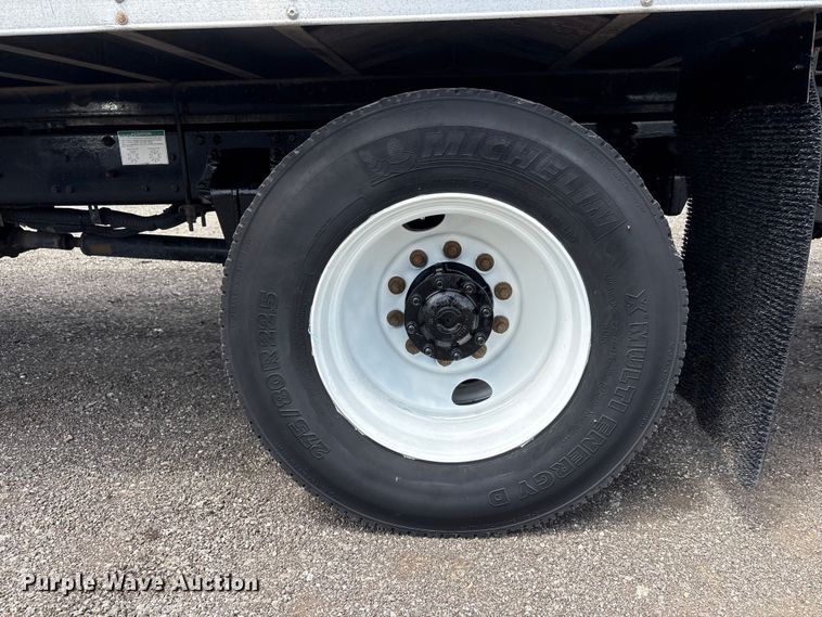 image for item EG9067 2005 Freightliner Business Class M2 box truck