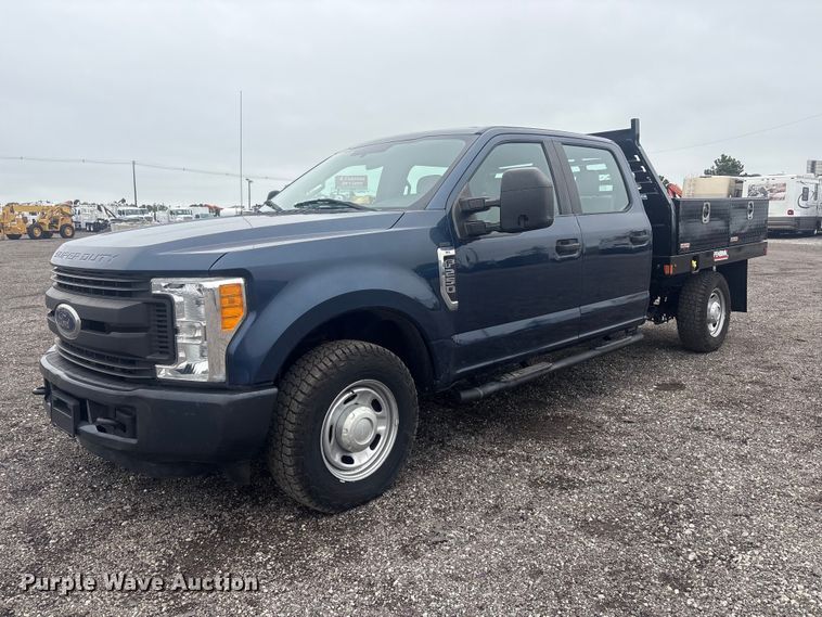 image for item EG9107 2017 Ford F250 Super Duty Crew Cab flatbed pickup truck