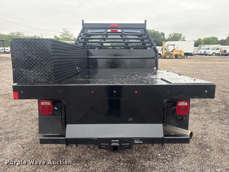 image for item EG9107 2017 Ford F250 Super Duty Crew Cab flatbed pickup truck
