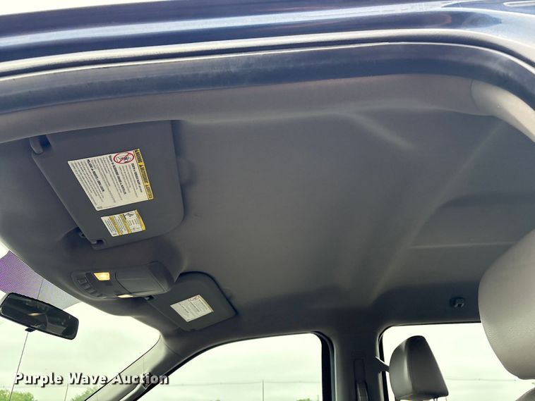 image for item EG9107 2017 Ford F250 Super Duty Crew Cab flatbed pickup truck