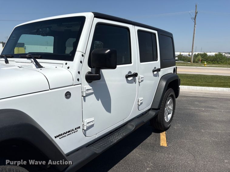 image for item EI5818 2015 Jeep Wrangler Unlimited SUV