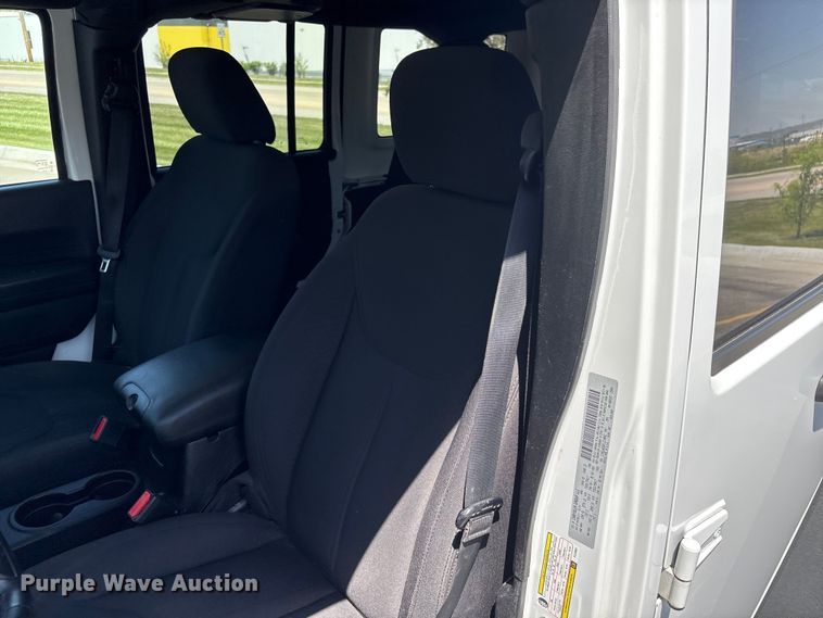 image for item EI5818 2015 Jeep Wrangler Unlimited SUV