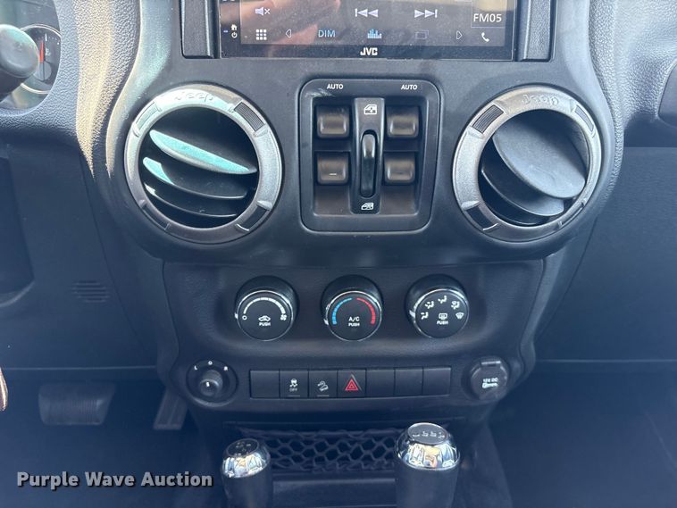image for item EI5818 2015 Jeep Wrangler Unlimited SUV