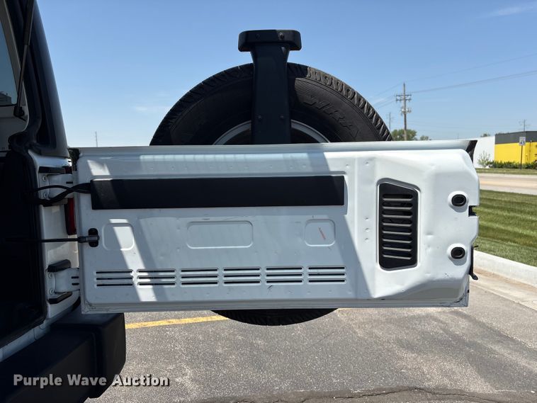 image for item EI5818 2015 Jeep Wrangler Unlimited SUV
