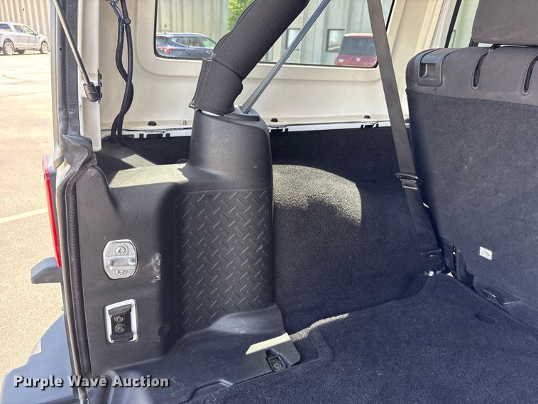 image for item EI5818 2015 Jeep Wrangler Unlimited SUV