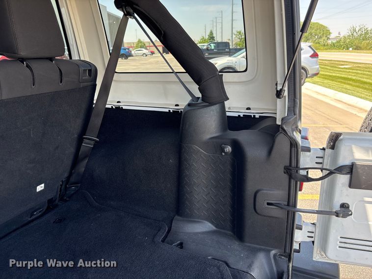 image for item EI5818 2015 Jeep Wrangler Unlimited SUV