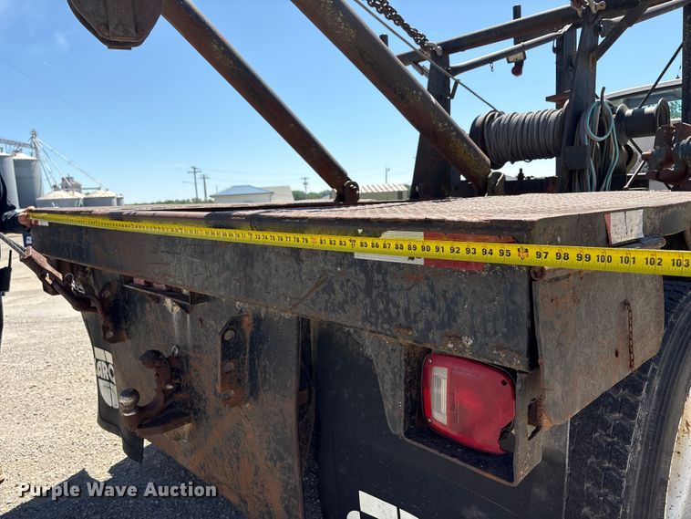 image for item EI5840 1997 Ford F800 tow truck