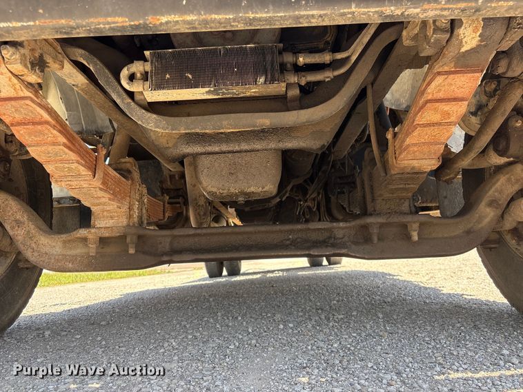 image for item EI5840 1997 Ford F800 tow truck